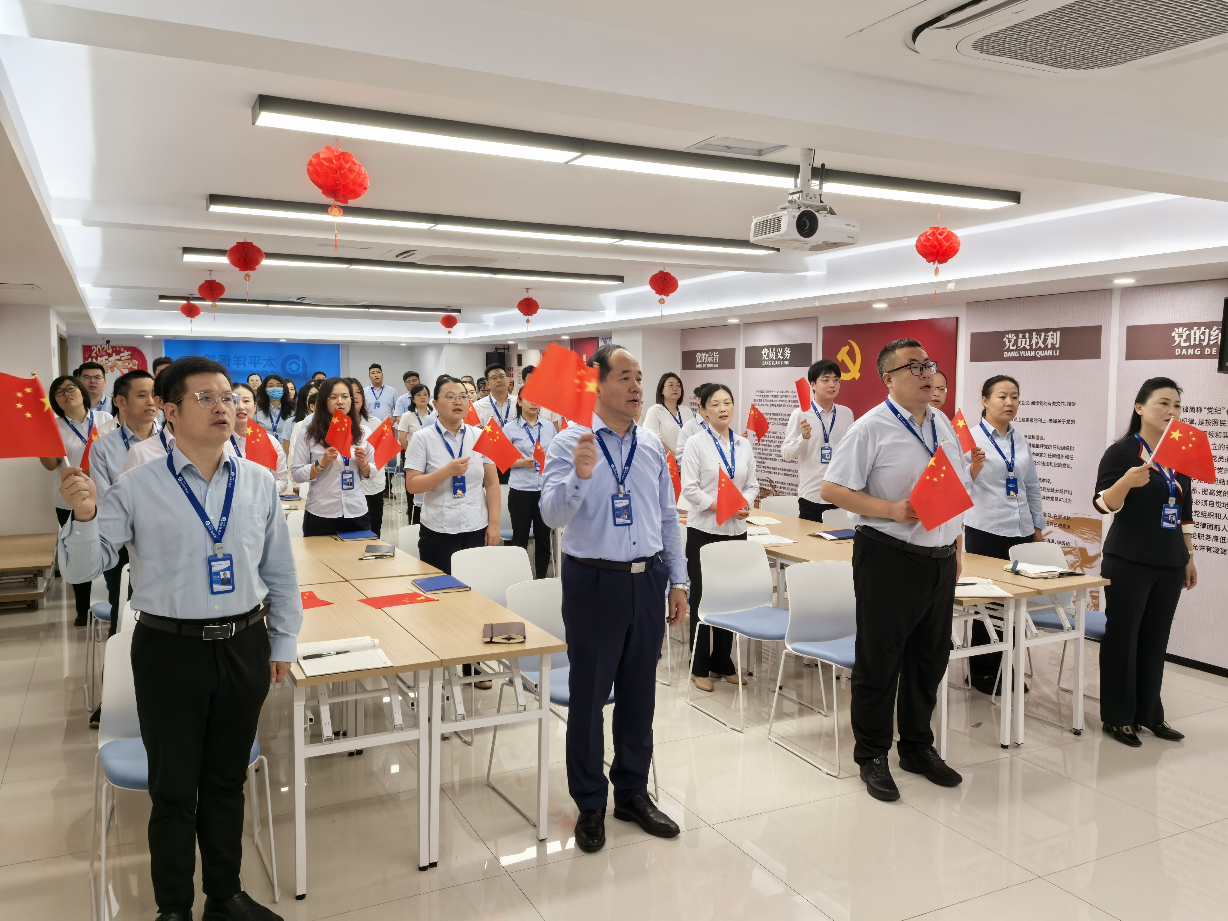 活动照片 (1) 活动照片 (1)